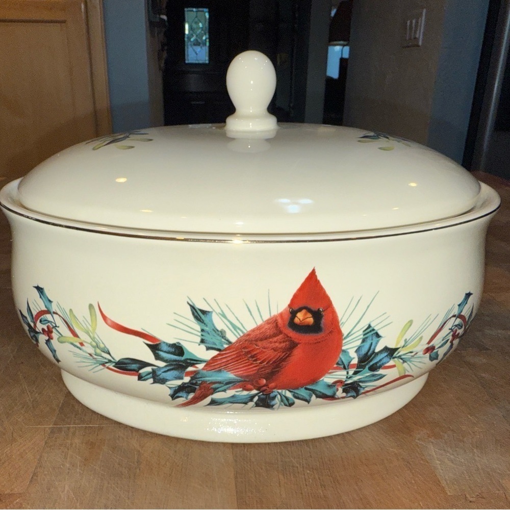 Lenox Winter Greetings Cream and Red Cardinal Covered Dish Christmas Dish